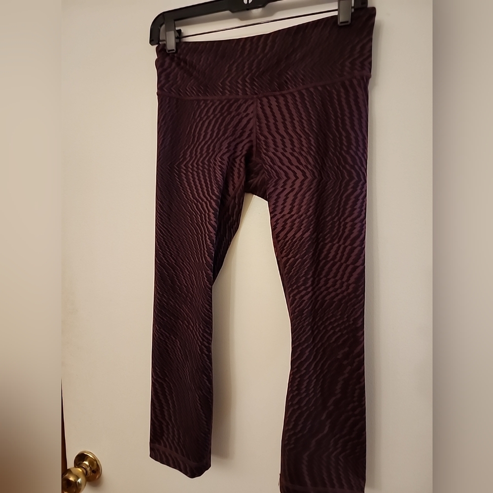 Lululemon Wunder Under Cropped Leggings